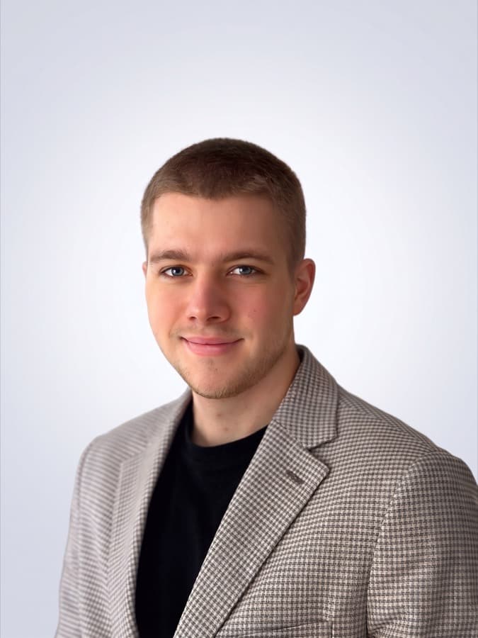 Adam Gibuła — Właściciel jeden_System